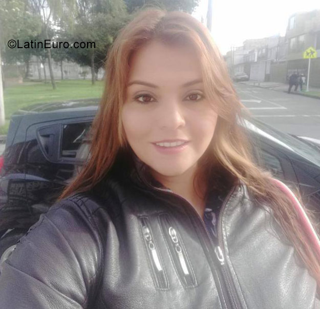Date this georgeous Colombia girl Paola from Bogota CO25629