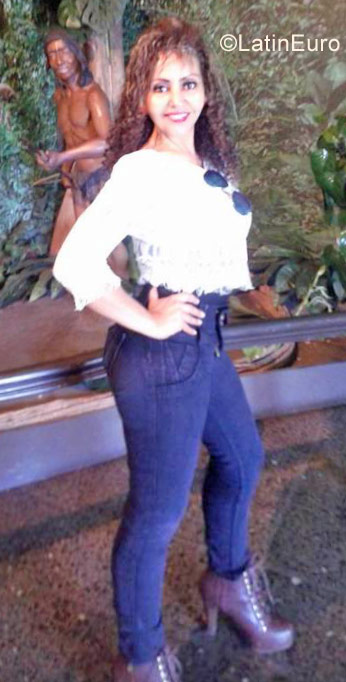 Date this happy Costa Rica girl Adri from Heredia CR348