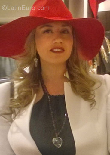 Date this gorgeous Colombia girl Ximena from Bogota CO23301