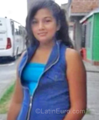 Date this good-looking Colombia girl Tyu from Medellin CO23392