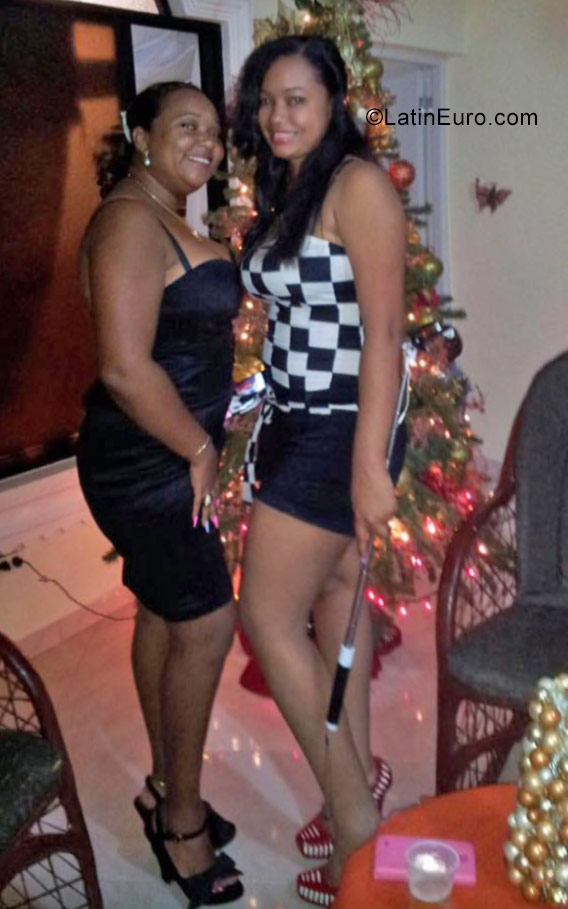 Date this fun Dominican Republic girl Scarlen from Santo Domingo DO31645
