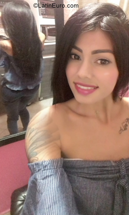 Date this beautiful Colombia girl Leidi paola from Medellin CO23454