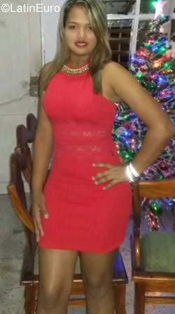 Date this cute Colombia girl Rosmira from Barranquilla CO23659