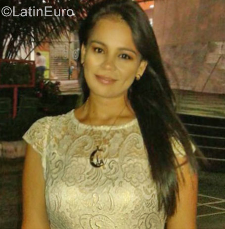Date this voluptuous Colombia girl Angela from Bogota CO23693