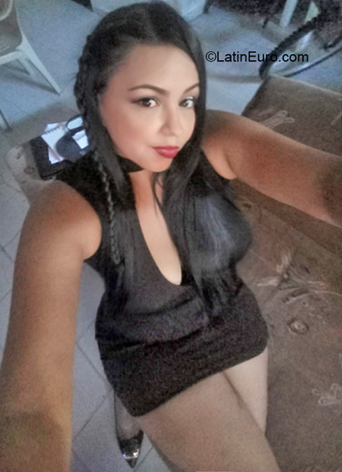 Date this young Colombia girl Jennifer from Cali CO23890
