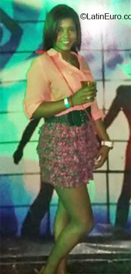 Date this hot Colombia girl Anhelys from Bogota CO24357