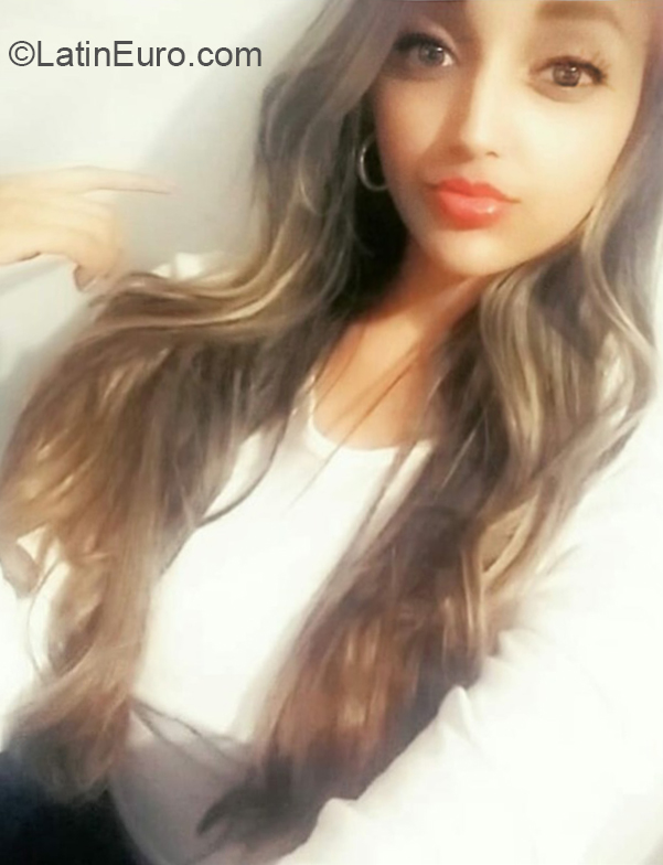 Date this stunning Colombia man Marilin from Bogota CO24023