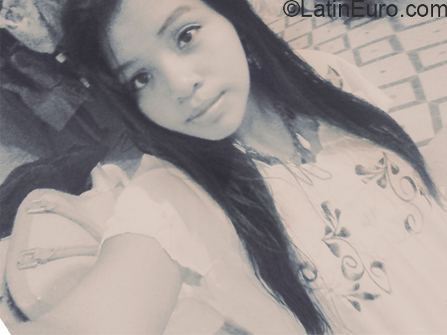 Date this georgeous Venezuela girl Erlinda from Merida VE1724