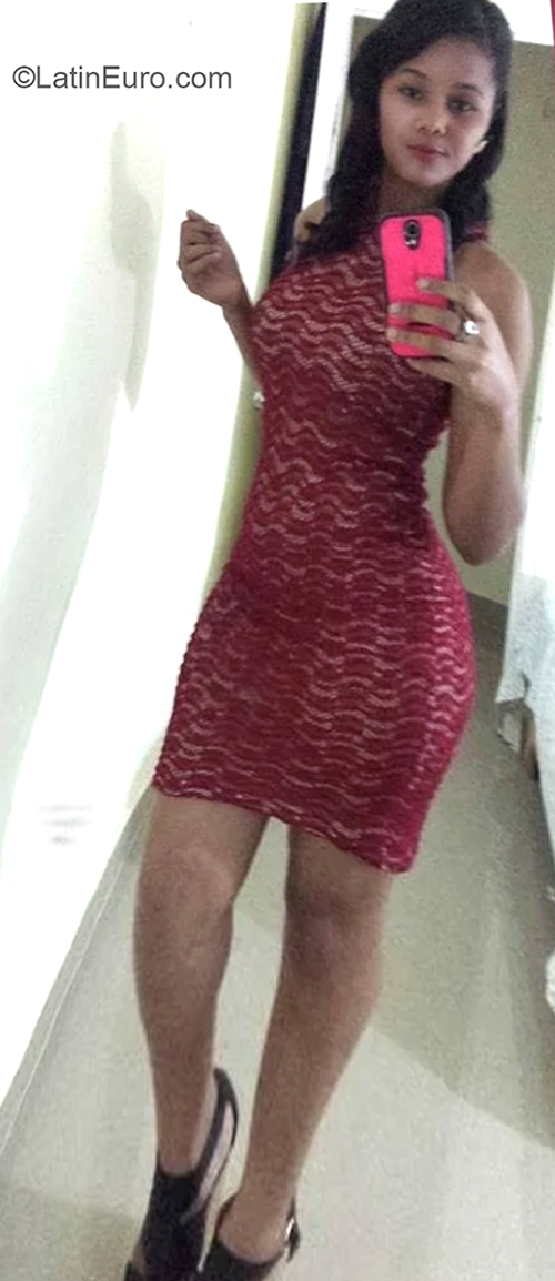 Date this charming Dominican Republic girl Rosalba from Santo Domingo DO34248