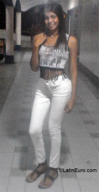 Date this good-looking Venezuela girl Isandryis from Cumana VE1739