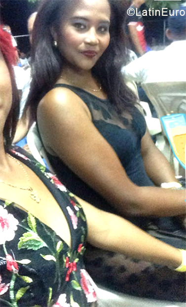 Date this pretty Dominican Republic girl Cenna from Santiago DO32817
