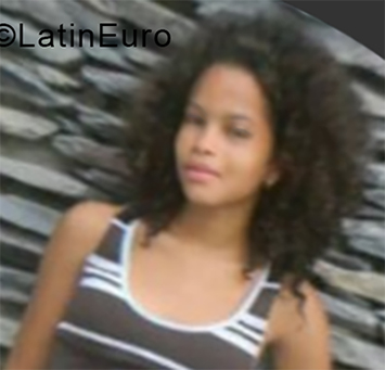 Date this happy Dominican Republic girl Winifer from Santo Domingo DO32832