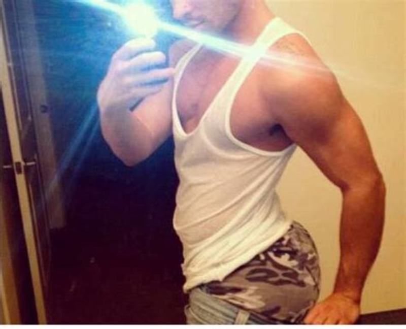 Date this hot France man Eduard from Burgos FR276
