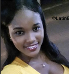 Date this hard body Dominican Republic girl Yokarie from Santo Domingo DO33023