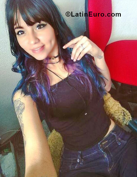 Date this delightful Colombia girl Linet from Bogota CO24345
