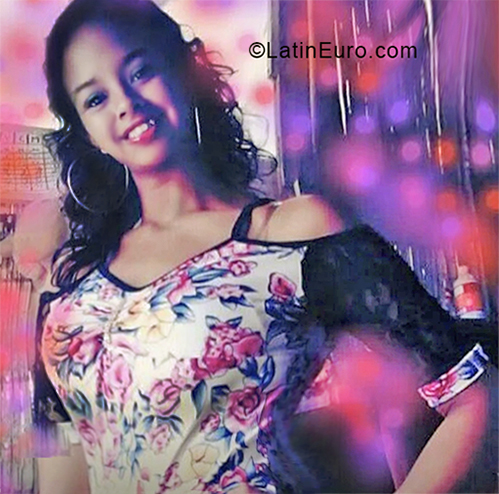 Date this gorgeous Ecuador girl Estelia from Santo Domingo de los Colorados EC284