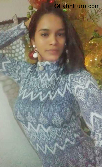 Date this nice looking Dominican Republic girl Stephanie from Santiago DO33178