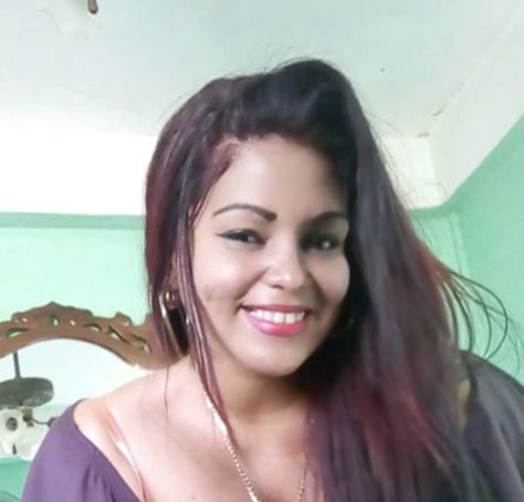 Date this lovely Cuba girl Yanis from Havana CU401