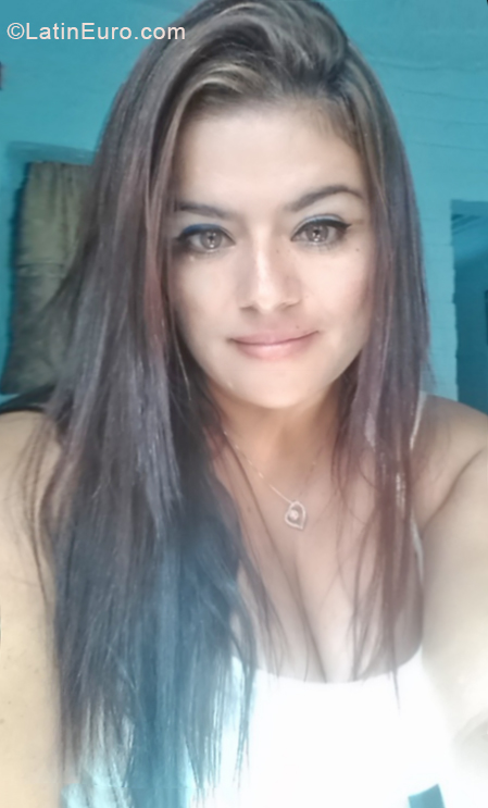 Date this athletic Colombia girl Elena from Medellin CO24613