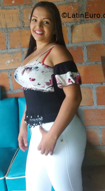 Date this foxy Colombia girl Miriam from Acevedo CO24689