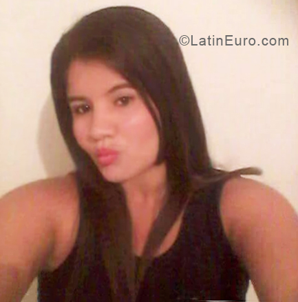 Date this voluptuous Venezuela girl Mislanyis from Maracaibo VE2058