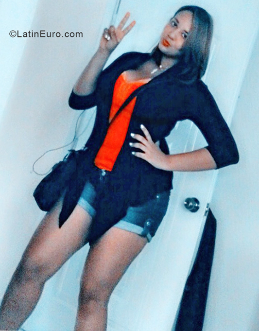Date this cute Dominican Republic girl Fauny from Santo Domingo DO34246