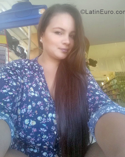 Date this lovely Colombia girl Diana89 from Ibague CO24752