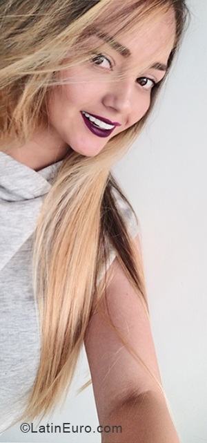 Date this funny Colombia girl Stefa from Medellin CO24768