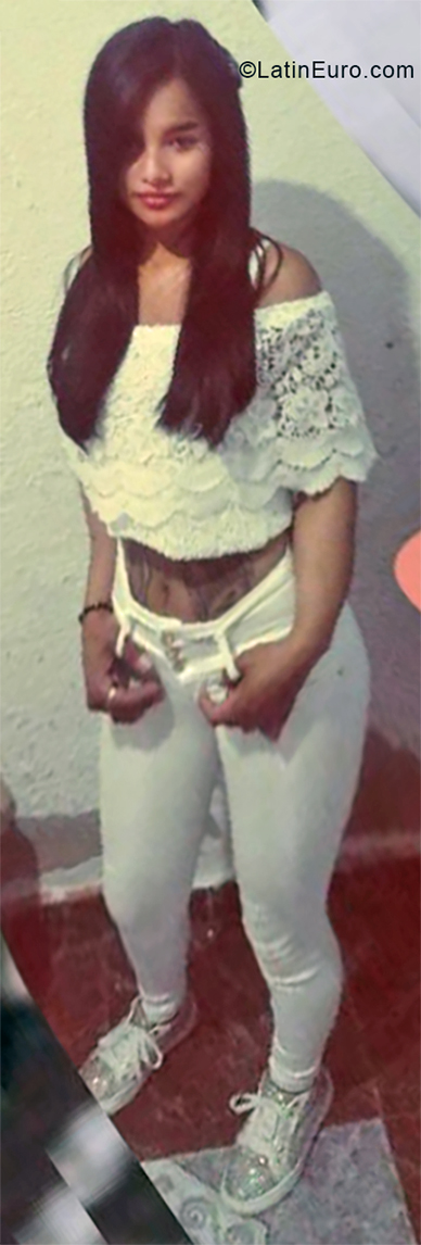 Date this sultry Colombia girl Yuliana from Bogota CO24784