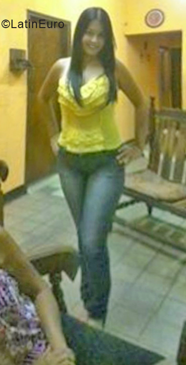 Date this athletic Venezuela girl Dalila from CORO VE2178