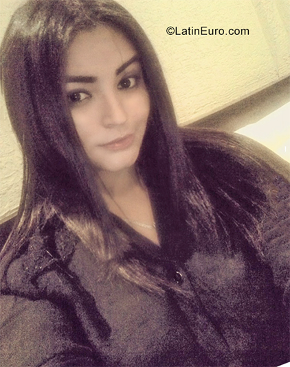 Date this hard body Venezuela girl Maria from El Tigre VE2349