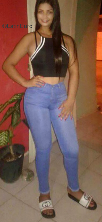 Date this happy Venezuela girl Karla from Cumana VE2370