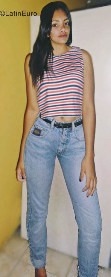 Date this pretty Venezuela girl Luisa from Puerto Ordaz VE2488