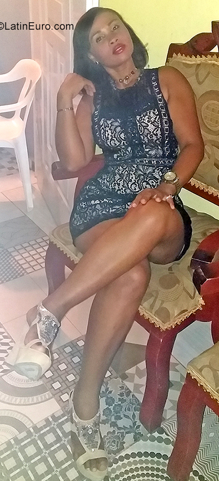 Date this tall Dominican Republic girl Joselyn from Santiago DO35308