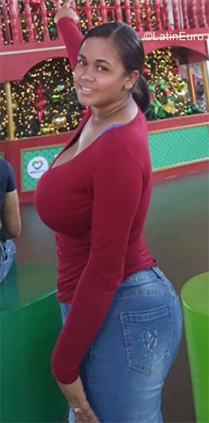 Date this nice looking Dominican Republic girl Carmen from santo domingo DO35849