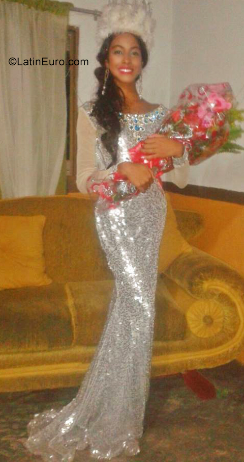 Date this cute Colombia girl Yansejaria from Medellin CO25989