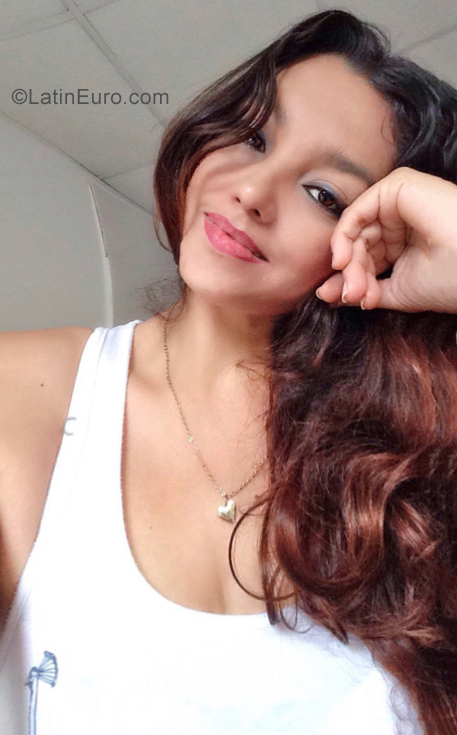 Date this charming Colombia girl Karen from Neiva CO25874