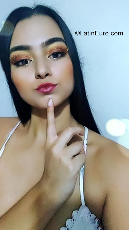 Date this exotic Colombia girl Dani from Medellin CO25884
