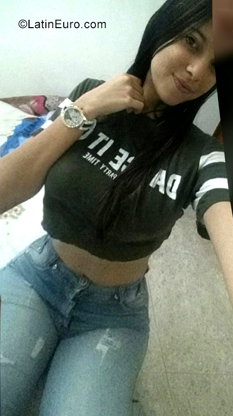 Date this fun Venezuela girl Lisleynas from Maracaibo VE2607