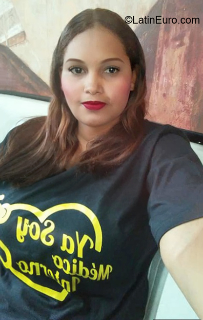 Date this pretty Dominican Republic girl Maria from Santo Domingo DO35843