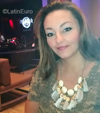 Date this hot Colombia girl Yesica from Medellín CO25994