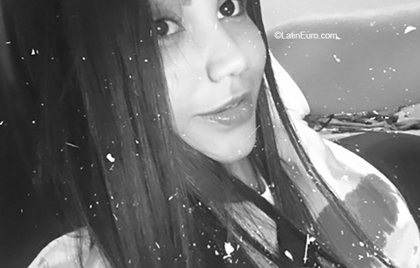 Date this voluptuous Colombia girl Katerine from Bogota CO26193