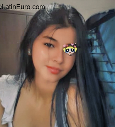 Date this hard body Colombia girl Juliana from Medellin CO26311