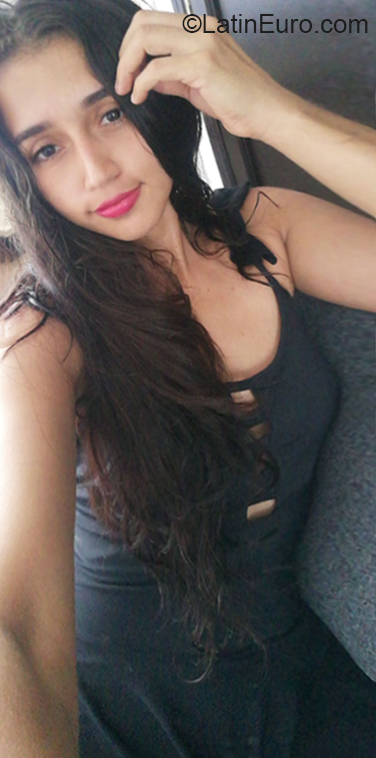 Date this lovely Colombia girl Marcela from Cucuta CO26327