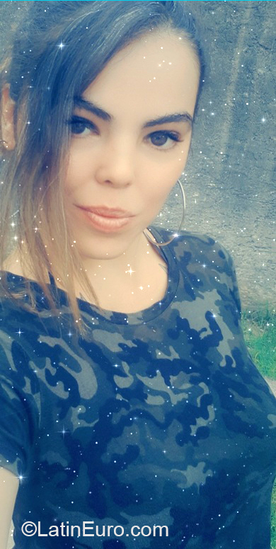 Date this tall Argentina girl Joana from Buenos Aires AR294