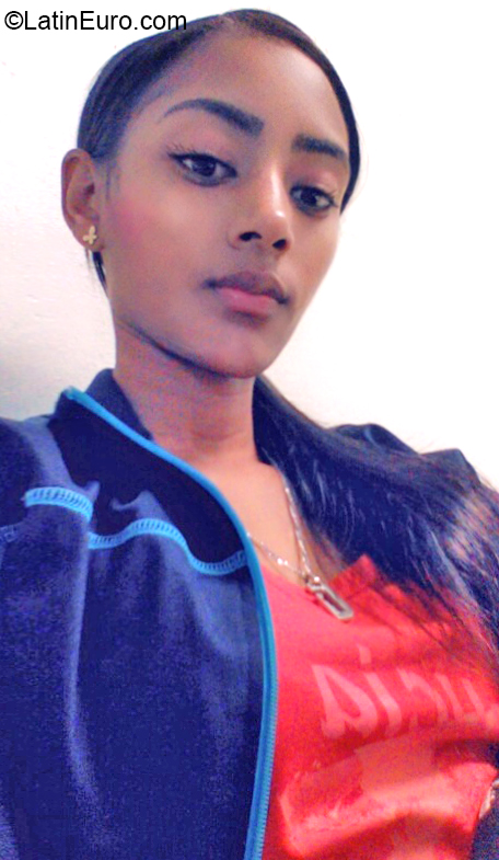 Date this beautiful Dominican Republic girl Sol from Santo Domingo DO37171