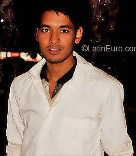 Date this attractive India man Rey from New Delhi IN372