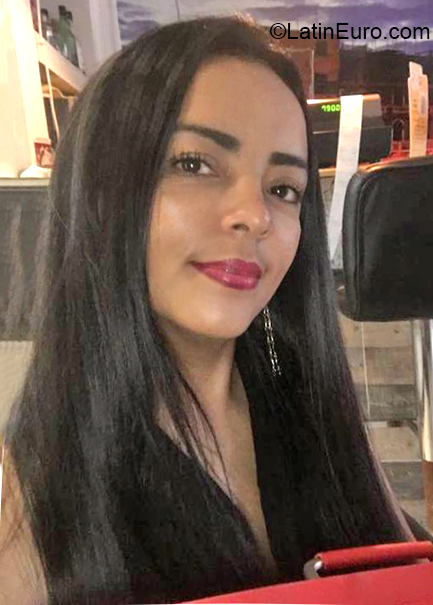 Date this charming Colombia girl Patricia from Eje CO26712