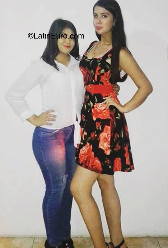 Date this happy Venezuela girl Antonela from Caracas VE2966