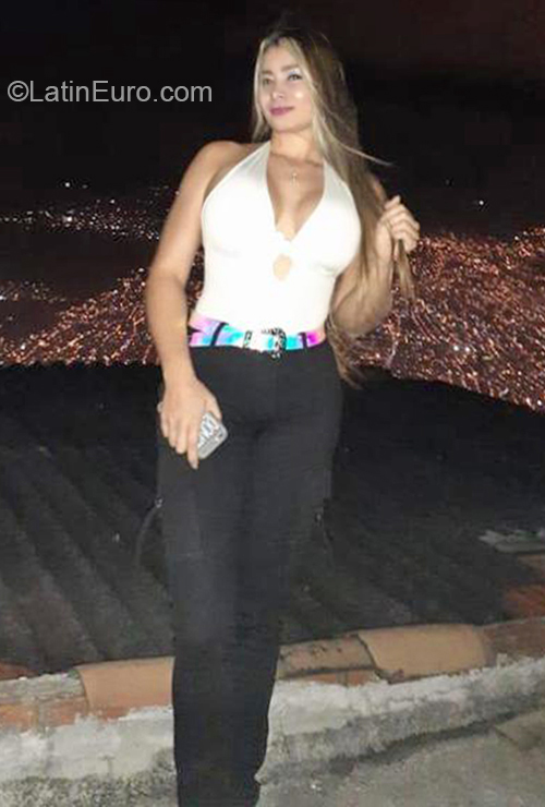 Date this georgeous Colombia girl Yenni from Medellin CO26743